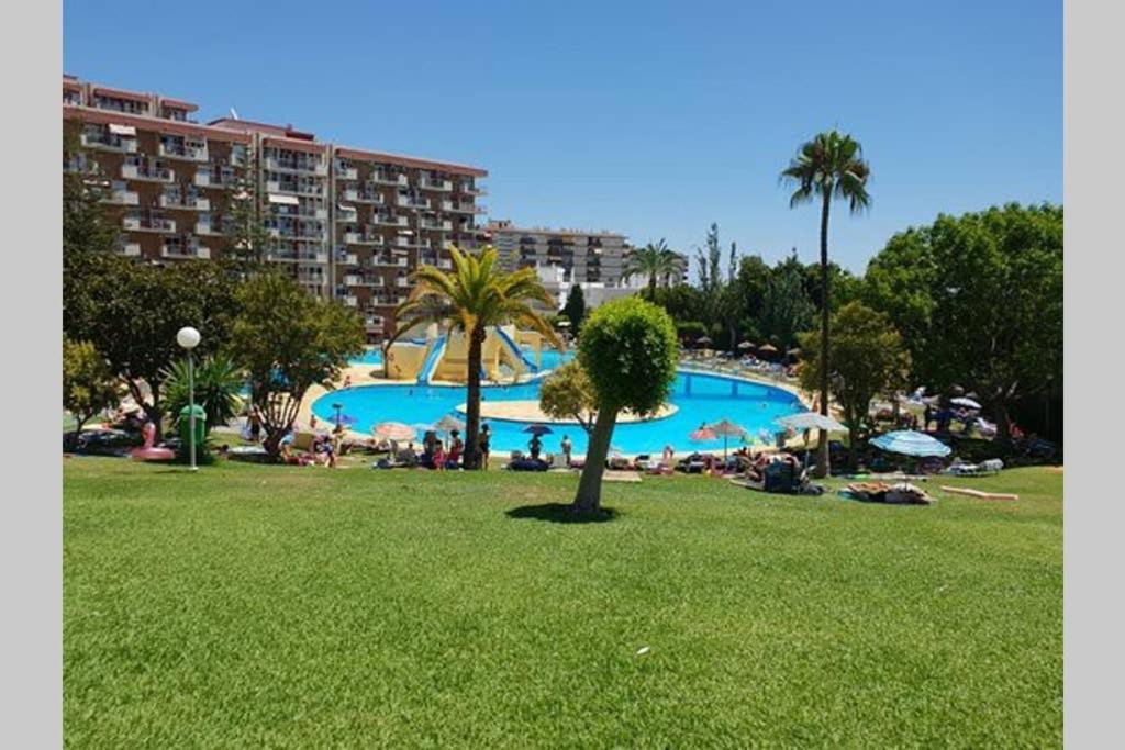 Benalmádena estudio JJupiter 250 m del mar con vistas al mar piscinas Exterior foto